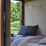 Luxuszelt Glamping Hluboka *