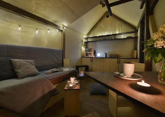 Luxussátor Glamping Hluboka *